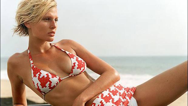 Bridget Hall SI Swimsuit 2002 (image)